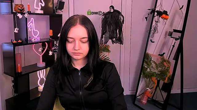 Snapshot of miki_ti chatting on November 2025 09:55:02 AM miki ti online show from November 2025 09:55:02 AM