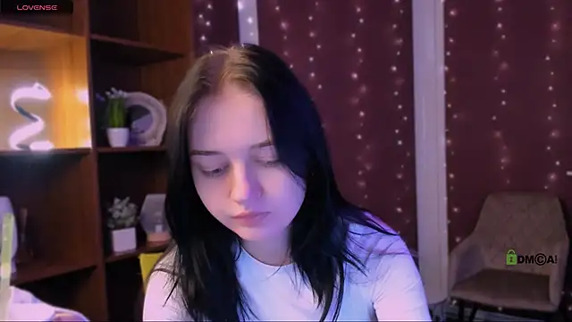 Snapshot of miki_ti chatting on November 2025 06:02:02 AM miki ti online show from November 2025 06:02:02 AM