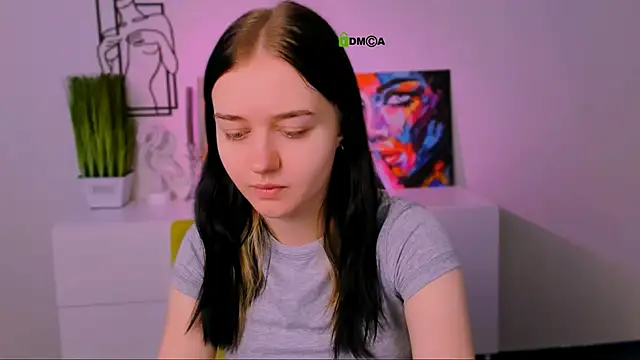 Snapshot of miki_ti chatting on November 2025 06:01:01 AM miki ti online show from November 2025 06:01:01 AM