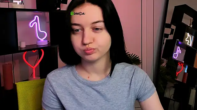 Snapshot of miki_ti chatting on November 2025 12:16:01 PM miki ti online show from November 2025 12:16:01 PM