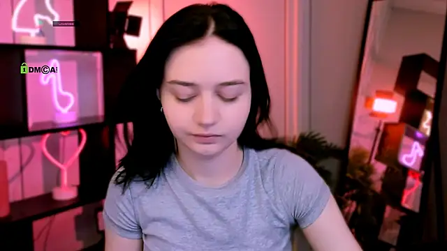 Snapshot of miki_ti chatting on November 2025 10:39:02 AM miki ti online show from November 2025 10:39:02 AM