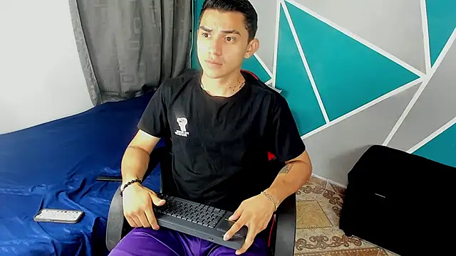Snapshot of Ruiz2416 chatting on October 2025 11:50:01 AM Ruiz2416 online show from October 2025 11:50:01 AM