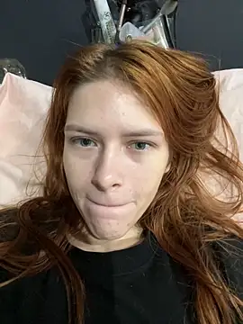 Snapshot of -bestie- chatting on October 2025 11:00:01 AM -bestie- online show from October 2025 11:00:01 AM