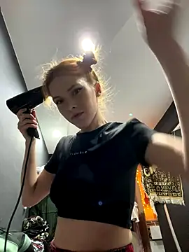 Snapshot of -bestie- chatting on October 2025 06:03:02 PM -bestie- online show from October 2025 06:03:02 PM