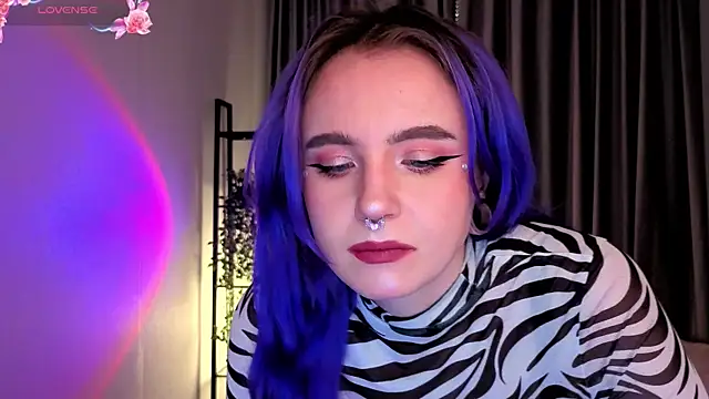 Snapshot of AleksaDivine chatting on October 2025 09:48:02 PM AleksaDivine online show from October 2025 09:48:02 PM