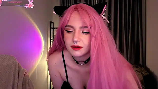 Snapshot of AleksaDivine chatting on October 2025 09:58:02 PM AleksaDivine online show from October 2025 09:58:02 PM