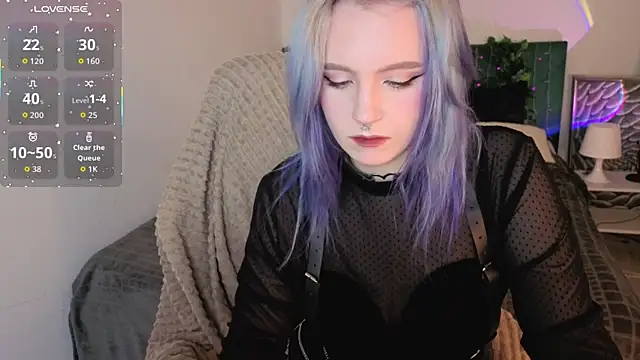 Snapshot of AleksaDivine chatting on December 2025 09:43:01 PM AleksaDivine online show from December 2025 09:43:01 PM