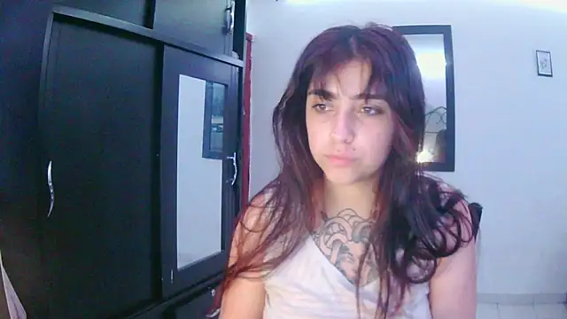 Snapshot of adri_gomez1 chatting on December 2025 02:48:01 PM adri gomez1 online show from December 2025 02:48:01 PM