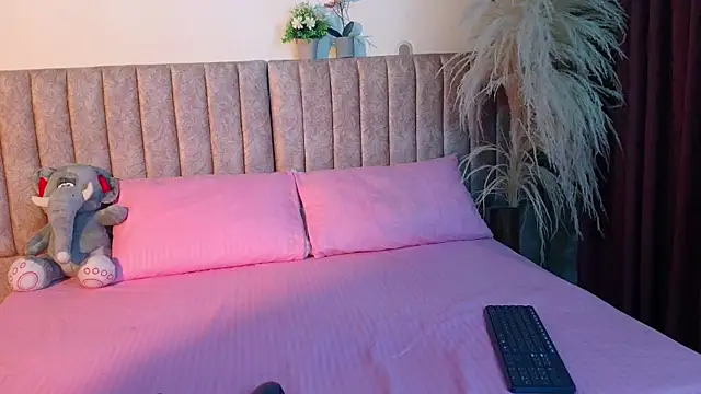 LittleStar SM online show from November 2025 03:54:01 AM