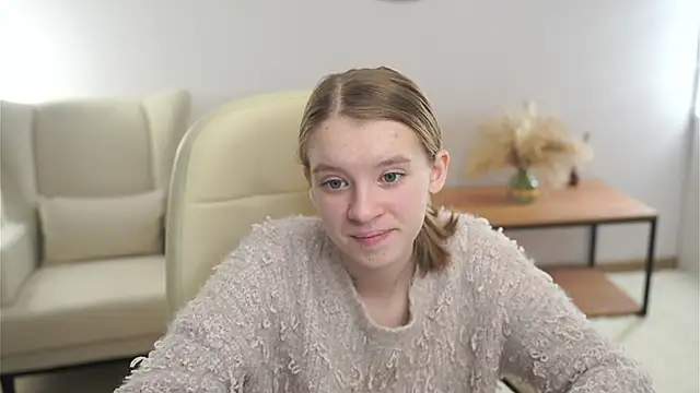 Snapshot of VestaRonan chatting on October 2025 01:56:02 PM VestaRonan online show from October 2025 01:56:02 PM