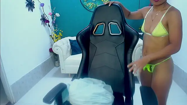 Snapshot of Miagreys1 chatting on November 2025 11:14:01 AM Miagreys1 online show from November 2025 11:14:01 AM