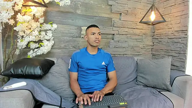 Snapshot of OwenPyerce chatting on October 2025 04:17:02 PM OwenPyerce online show from October 2025 04:17:02 PM