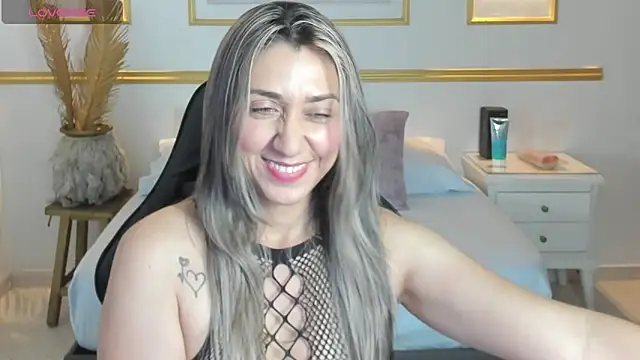 Snapshot of karlyy_ chatting on November 2025 07:25:01 PM karlyy online show from November 2025 07:25:01 PM