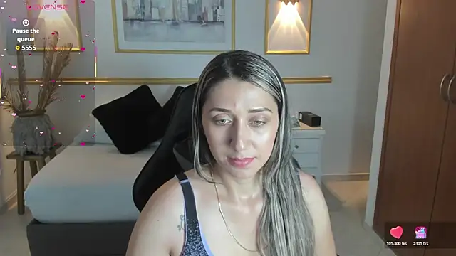 Snapshot of karlyy_ chatting on December 2025 07:41:01 PM karlyy online show from December 2025 07:41:01 PM