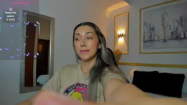 Snapshot of karlyy_ chatting on December 2025 07:43:01 PM karlyy online show from December 2025 07:43:01 PM