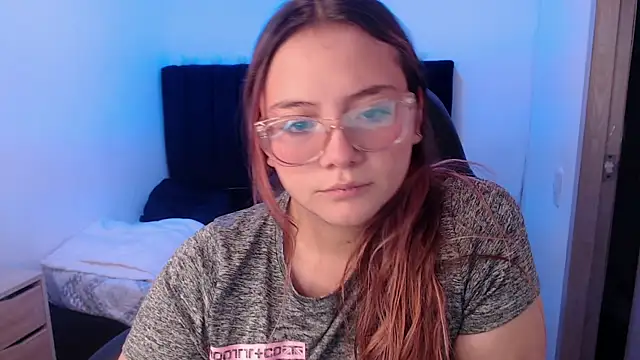 Snapshot of Red_Lola_ chatting on November 2025 01:55:02 PM Red Lola online show from November 2025 01:55:02 PM