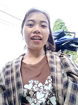 Snapshot of omai-ngot chatting on October 2025 09:21:02 AM omai-ngot online show from October 2025 09:21:02 AM