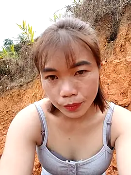 Snapshot of omai-ngot chatting on November 2025 01:28:02 AM omai-ngot online show from November 2025 01:28:02 AM