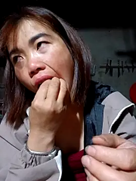 Snapshot of omai-ngot chatting on November 2025 12:52:01 PM omai-ngot online show from November 2025 12:52:01 PM