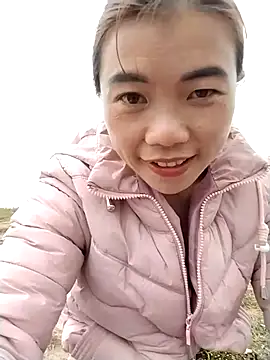 Snapshot of omai-ngot chatting on December 2025 01:43:02 AM omai-ngot online show from December 2025 01:43:02 AM