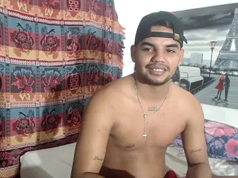 Snapshot of Charly_22cm chatting on October 2025 04:46:02 AM Charly 22cm online show from October 2025 04:46:02 AM