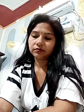 Snapshot of Vanshika1432 chatting on October 2025 12:33:02 AM Vanshika1432 online show from October 2025 12:33:02 AM