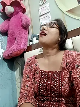 Snapshot of Vanshika1432 chatting on November 2025 01:55:02 PM Vanshika1432 online show from November 2025 01:55:02 PM