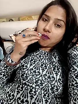 Snapshot of Vanshika1432 chatting on November 2025 04:57:02 PM Vanshika1432 online show from November 2025 04:57:02 PM