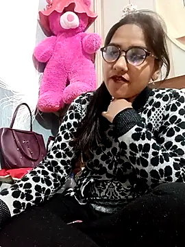 Snapshot of Vanshika1432 chatting on November 2025 04:07:02 PM Vanshika1432 online show from November 2025 04:07:02 PM