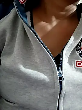 Snapshot of Vanshika1432 chatting on December 2025 09:51:01 AM Vanshika1432 online show from December 2025 09:51:01 AM