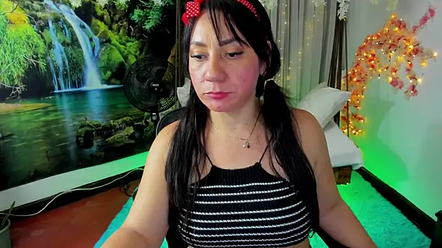 Snapshot of madys_hot chatting on October 2025 06:06:02 AM madys hot online show from October 2025 06:06:02 AM