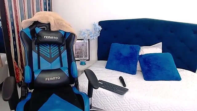 Snapshot of Scarlett_Glows1 chatting on October 2025 07:57:02 PM Scarlett Glows1 online show from October 2025 07:57:02 PM