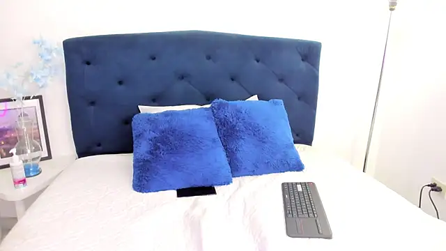 Snapshot of Scarlett_Glows1 chatting on November 2025 07:21:01 PM Scarlett Glows1 online show from November 2025 07:21:01 PM