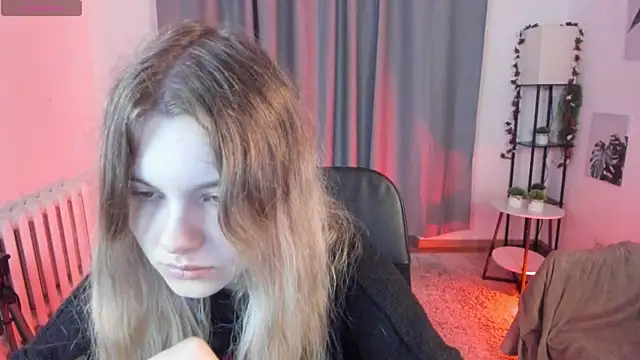 Snapshot of DreamSinder chatting on October 2025 05:02:02 AM DreamSinder online show from October 2025 05:02:02 AM