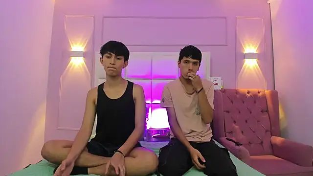 Snapshot of hoot_booys_ chatting on October 2025 11:16:02 PM hoot booys online show from October 2025 11:16:02 PM