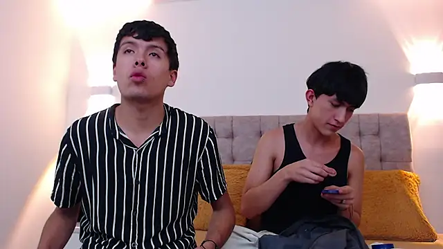 Snapshot of hoot_booys_ chatting on November 2025 09:02:01 PM hoot booys online show from November 2025 09:02:01 PM