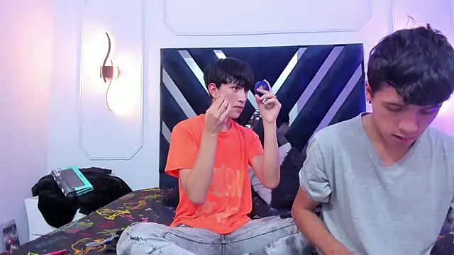 Snapshot of hoot_booys_ chatting on November 2025 07:52:02 PM hoot booys online show from November 2025 07:52:02 PM