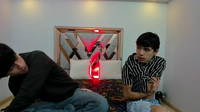 Snapshot of hoot_booys_ chatting on November 2025 07:57:01 PM hoot booys online show from November 2025 07:57:01 PM