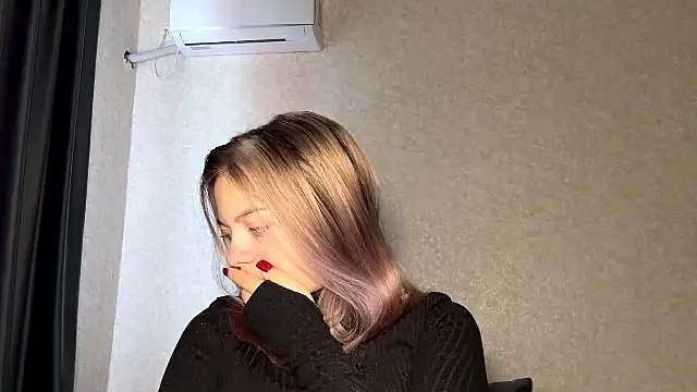 Snapshot of WrithenStub chatting on October 2025 07:10:02 AM WrithenStub online show from October 2025 07:10:02 AM