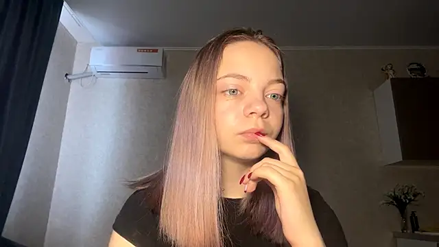 Snapshot of WrithenStub chatting on November 2025 07:20:01 AM WrithenStub online show from November 2025 07:20:01 AM