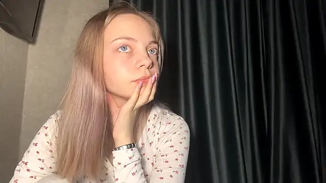 Snapshot of WrithenStub chatting on December 2025 05:10:02 PM WrithenStub online show from December 2025 05:10:02 PM