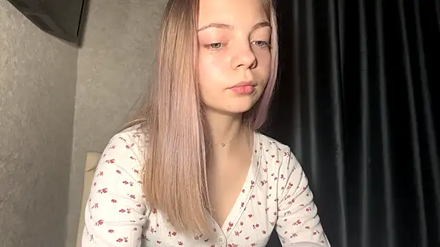 Snapshot of WrithenStub chatting on December 2025 05:20:01 PM WrithenStub online show from December 2025 05:20:01 PM