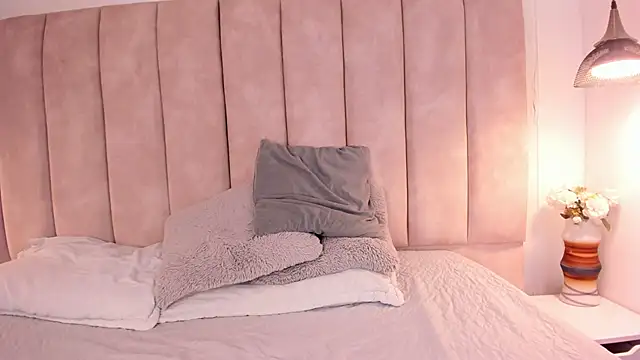 Snapshot of Marie_Rosee_ chatting on October 2025 12:38:02 PM Marie Rosee online show from October 2025 12:38:02 PM