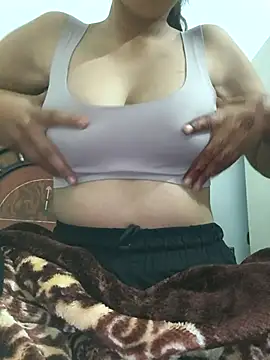 Snapshot of anaya00 chatting on October 2025 01:33:02 AM anaya00 online show from October 2025 01:33:02 AM