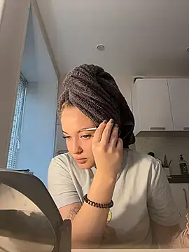 Snapshot of EvaHaris__ chatting on October 2025 08:55:02 AM EvaHaris   online show from October 2025 08:55:02 AM