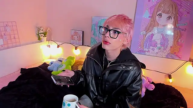 Snapshot of Strawberry_Kitty_ chatting on October 2025 03:58:02 AM Strawberry Kitty online show from October 2025 03:58:02 AM