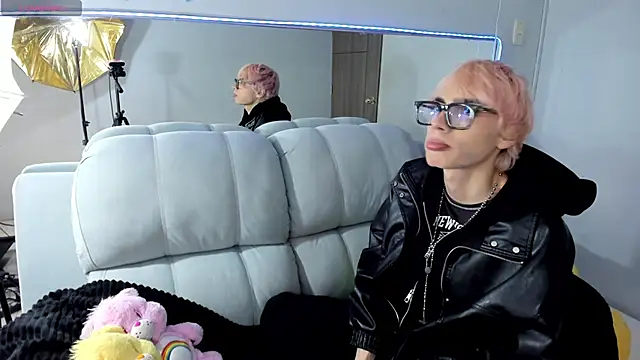 Snapshot of Strawberry_Kitty_ chatting on October 2025 02:09:01 PM Strawberry Kitty online show from October 2025 02:09:01 PM