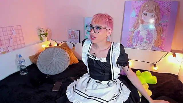 Snapshot of Strawberry_Kitty_ chatting on November 2025 03:31:01 AM Strawberry Kitty online show from November 2025 03:31:01 AM