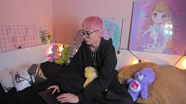 Snapshot of Strawberry_Kitty_ chatting on November 2025 10:43:02 PM Strawberry Kitty online show from November 2025 10:43:02 PM