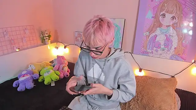 Snapshot of Strawberry_Kitty_ chatting on November 2025 04:55:01 AM Strawberry Kitty online show from November 2025 04:55:01 AM